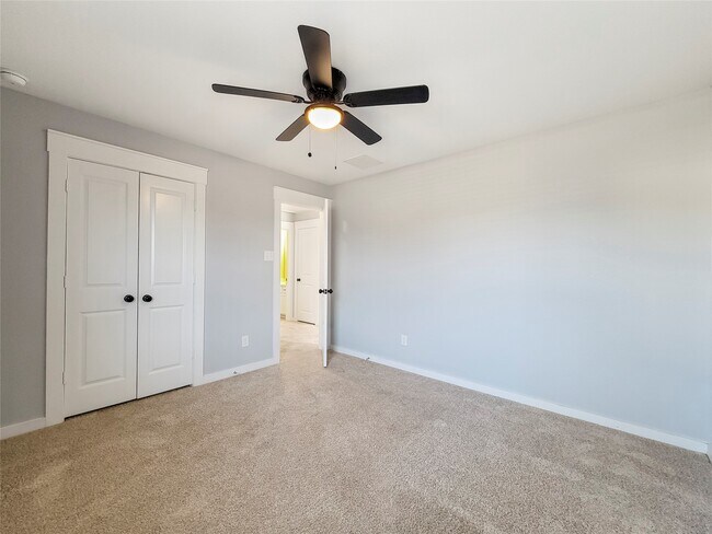 Building Photo - 16807 Lisbon Ln