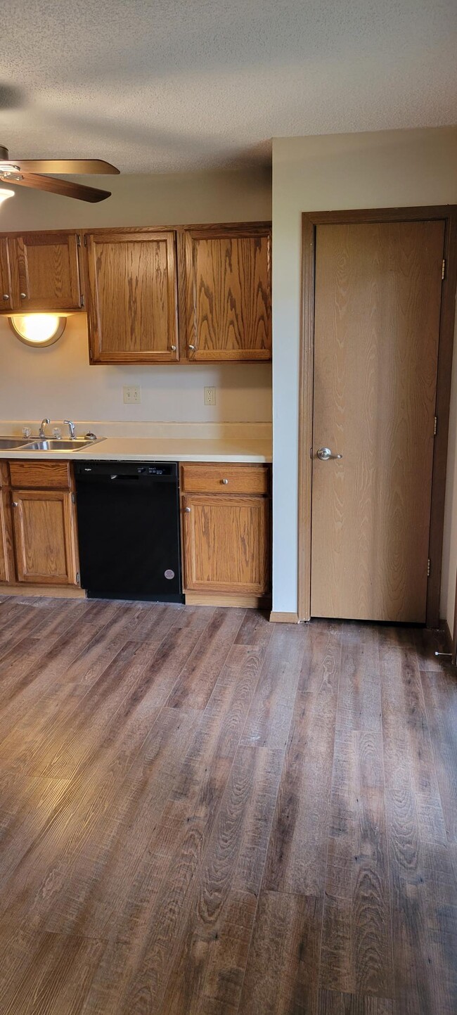 Building Photo - 18 Cherry Tree Ln