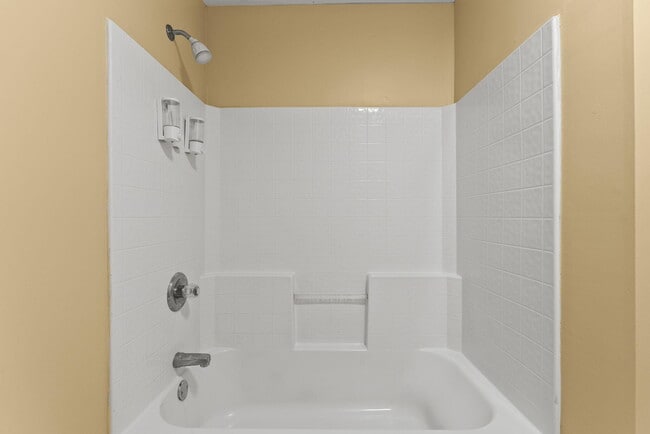 Building Photo - 216 N 2nd St