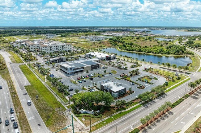 Building Photo - 8143 Miramar Way
