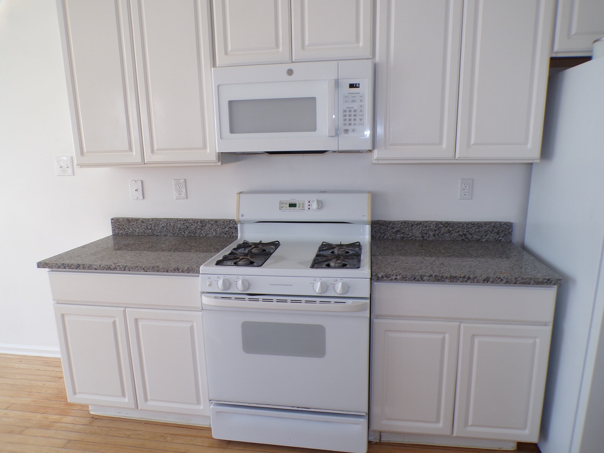 Gas stove - 7721 Cross Creek Cir