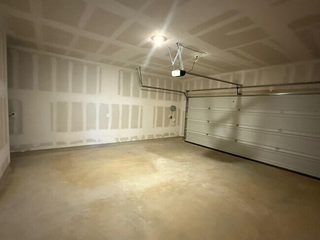 Building Photo - 203 Herald Dr