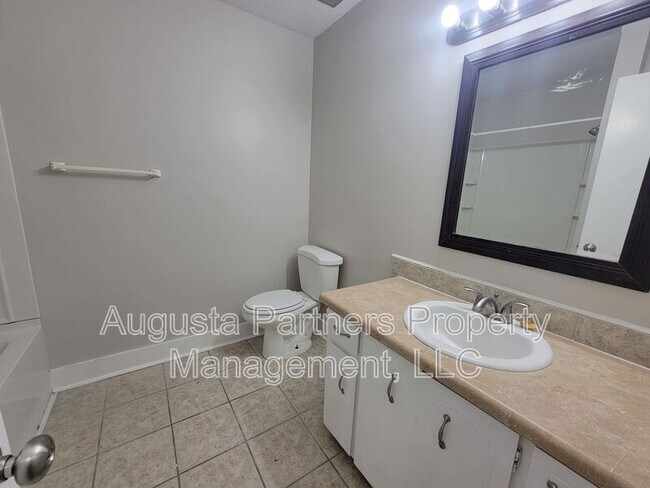 Building Photo - 119 Sunnywood Dr