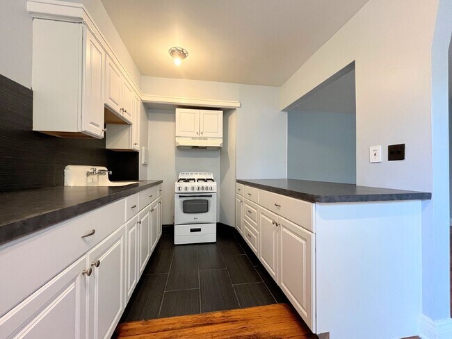 Building Photo - 234 Crescent Ave