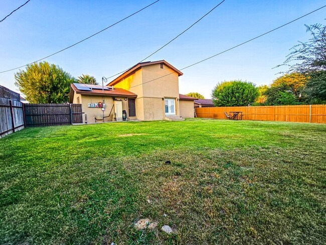 Building Photo - 2296 Maria Del Refugio Dr