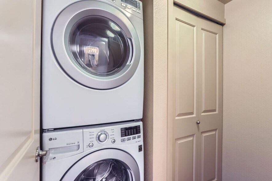 Building Photo - 4585 13th St