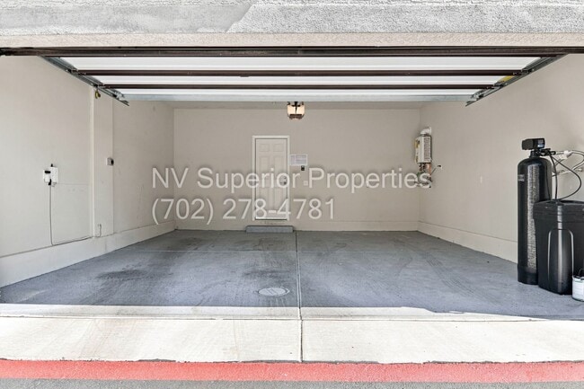 Building Photo - 7204 Sunray Point St