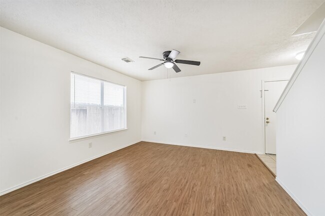 Building Photo - 33318 Cottonwood Bend