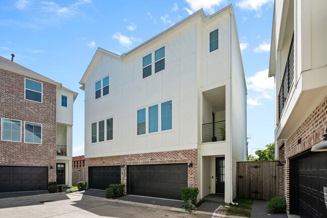 Building Photo - 3019 Hicks St