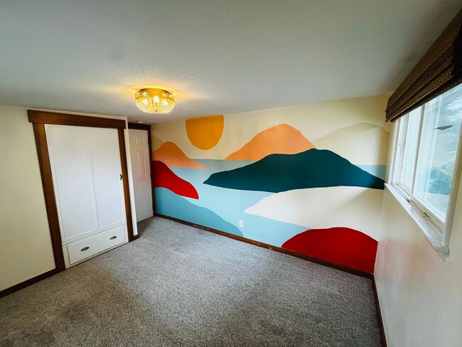 Building Photo - 4 Bedroom East Bremerton with Large Yard