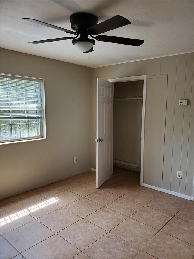 Building Photo - 1810 Pasco St