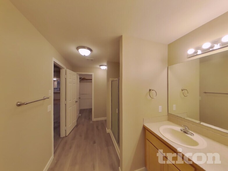 Building Photo - 8423 175th St NE