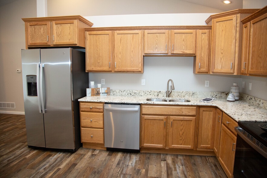 Building Photo - 2270 Fawn View Dr