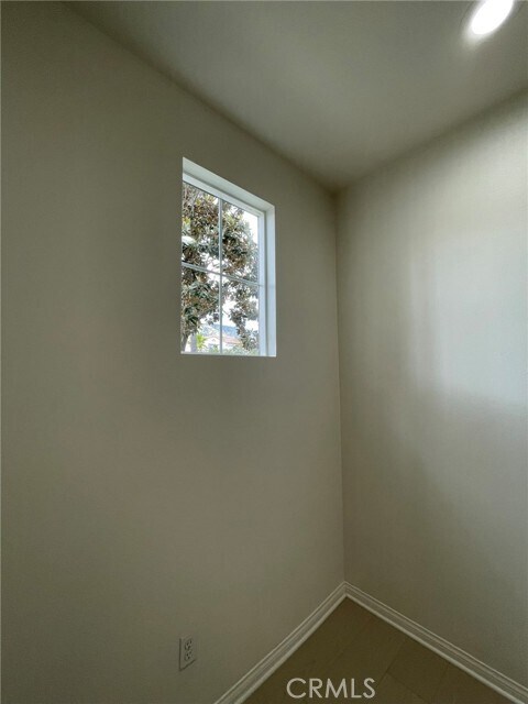 Building Photo - 810 The Promenade