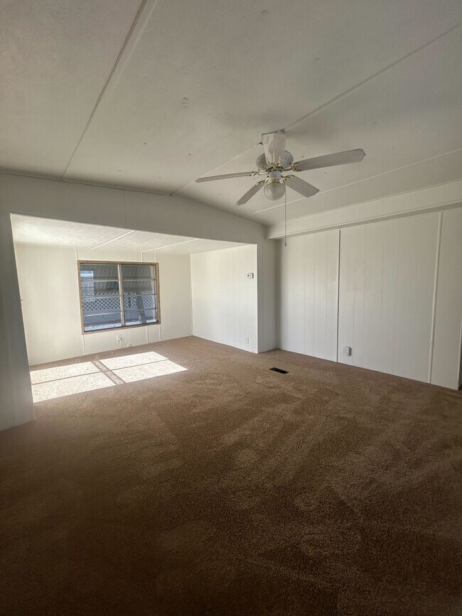 Building Photo - 3601 E Wyoming Ave