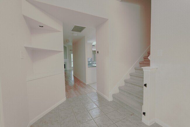 Building Photo - 3319 Painted Meadow Cir