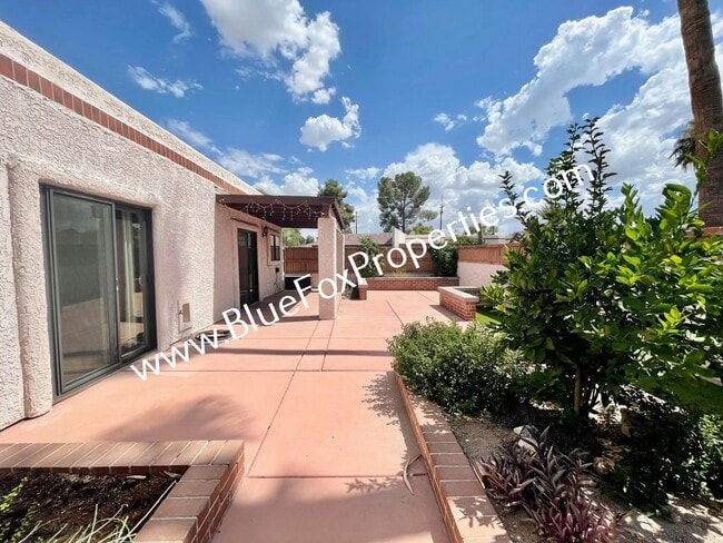 Building Photo - 2898 E Weymouth Cir