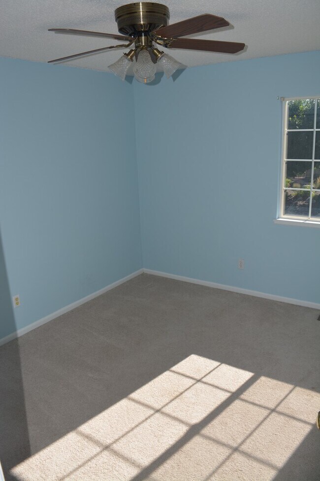Building Photo - Spacious Sundown 4BD Home on Corner Lot – ...