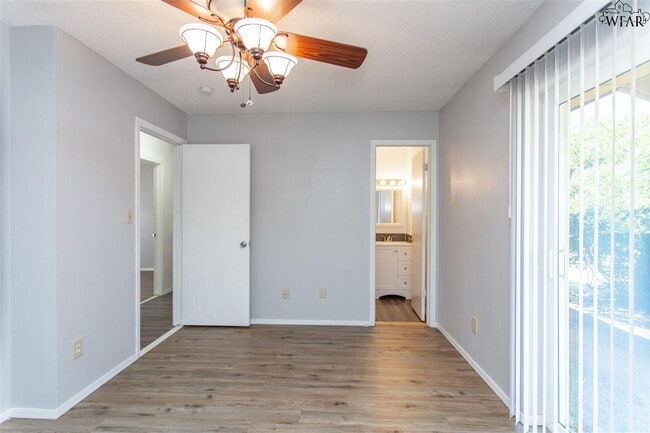 Building Photo - 5238 Kingston Dr