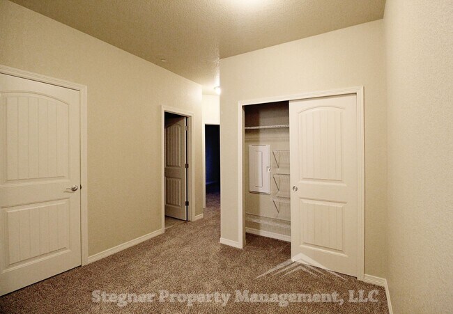 Building Photo - Great Townhome in Southeast Fort  Collins