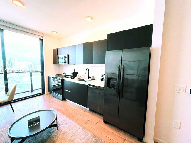 Building Photo - 398 NE 5th St