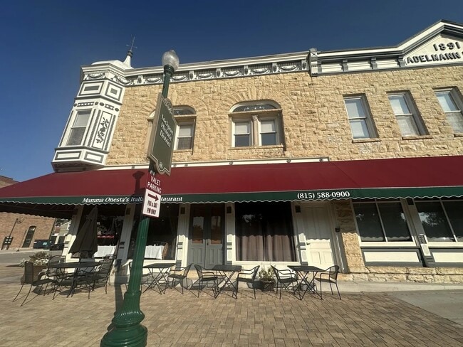 Building Photo - Apartments in Lockport