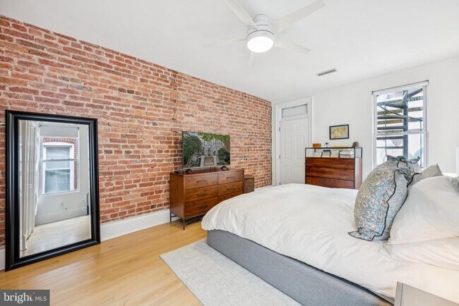 Building Photo - 2025 13th St NW