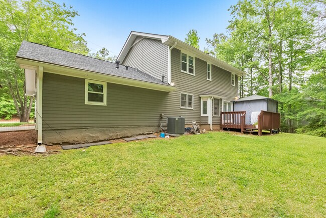 Building Photo - 2980 Hembree Rd NE