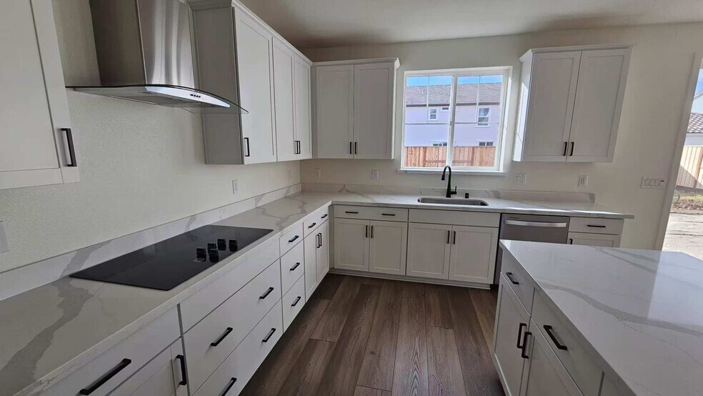 Building Photo - 10287 Garmont Way