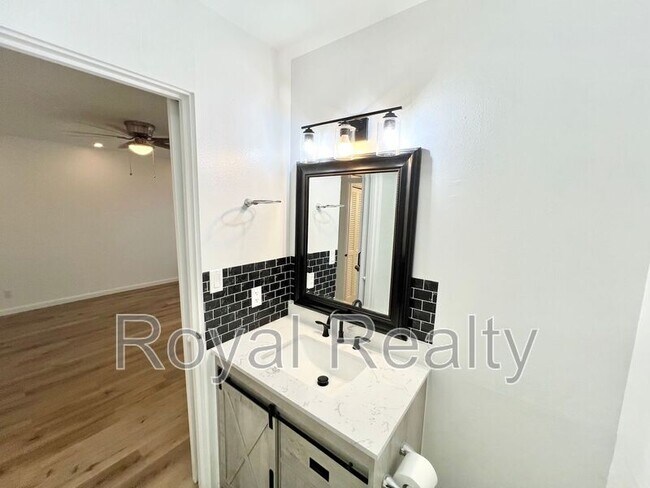 Building Photo - 47-696-696 Hui Kelu St