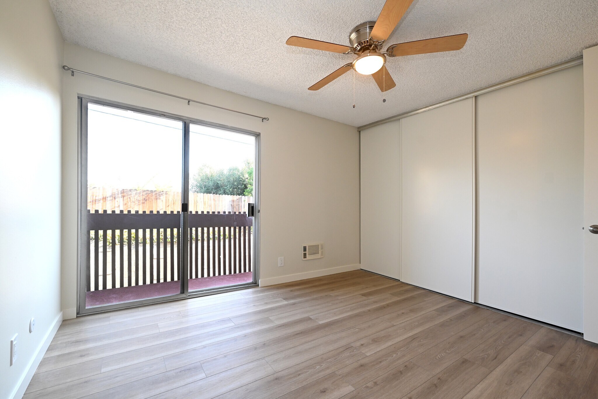 Building Photo - 6000 Canterbury Dr