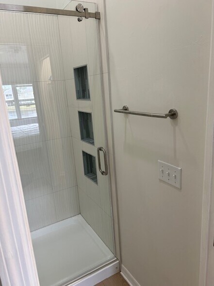Building Photo - 12161 Summergate Cir