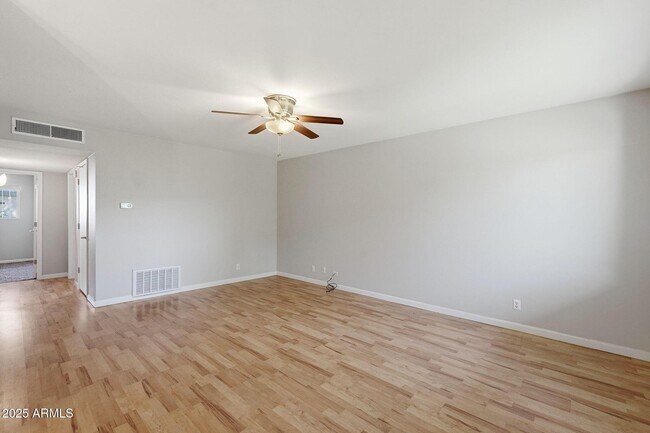 Building Photo - 1702 W Tuckey Ln