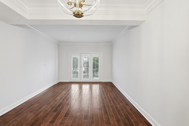 Building Photo - 5400 Park Ave