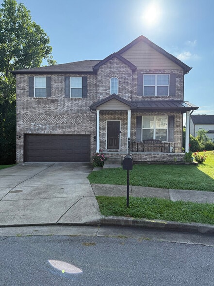 Primary Photo - 2212 Shorewood Path