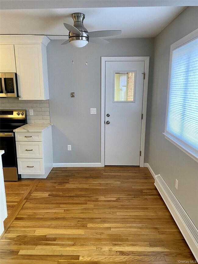 Building Photo - 8 N James St