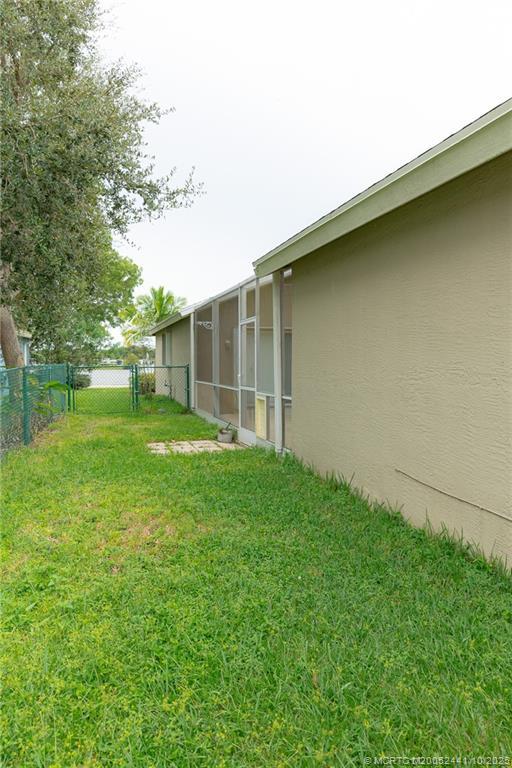 Building Photo - 8965 SW Chevy Cir