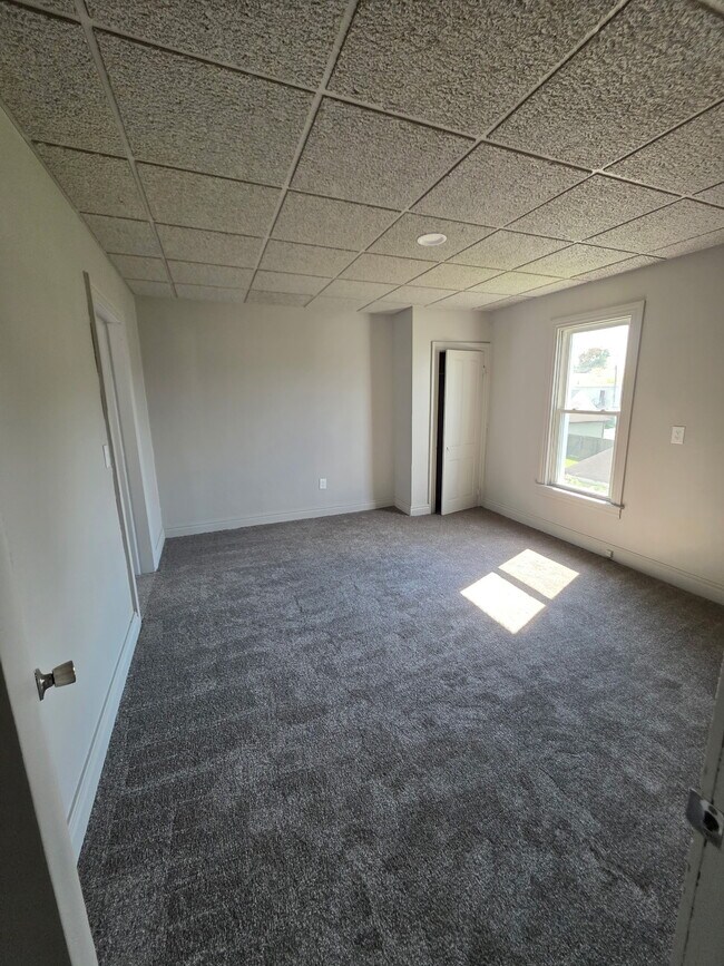 Building Photo - 116 Linden Ave