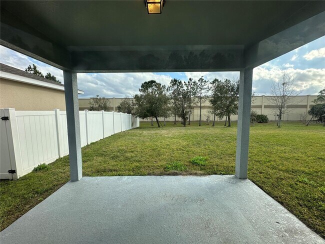 Building Photo - 2445 Beacon Landing Cir