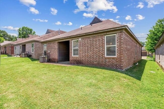 Building Photo - 5569 Falling Bark Dr