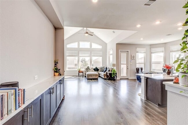 Building Photo - 3020 Sage Ranch Dr