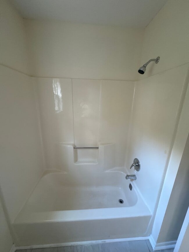 Building Photo - 3873 Fairmont Ave