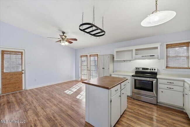 Building Photo - 1206 Arlington St