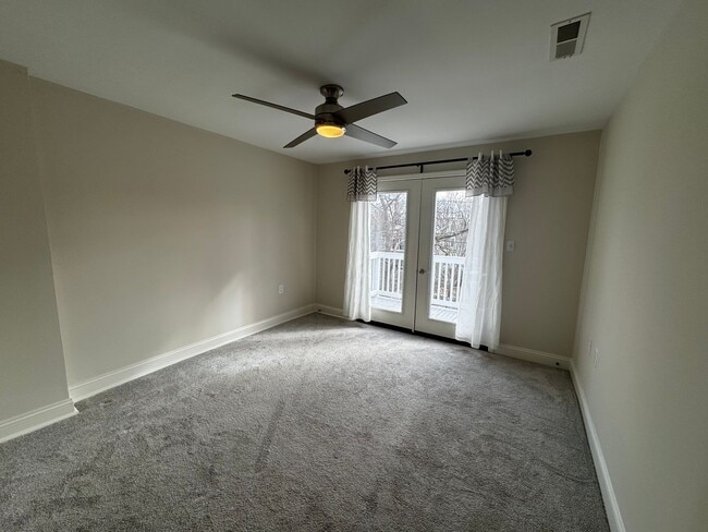 Building Photo - NEWLY RENOVATED EXPANSIVE 5BD 4BA BRIGHTWOOD HOME