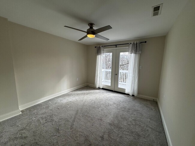 Building Photo - RENOVATED EXPANSIVE 5BD 4BA BRIGHTWOOD HOME