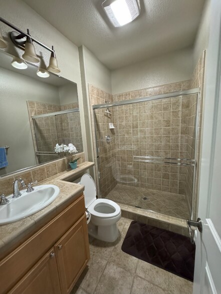 Building Photo - 2901 Embleton Ln