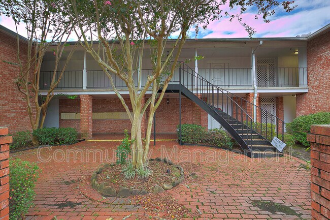 Building Photo - 7950 Jefferson Hwy