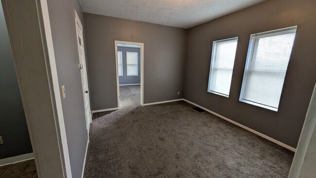 Building Photo - Oak Erie Building