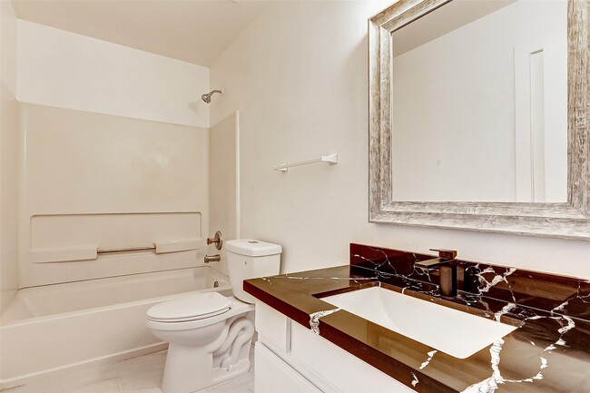 Building Photo - 21892 Silver Oak Ct