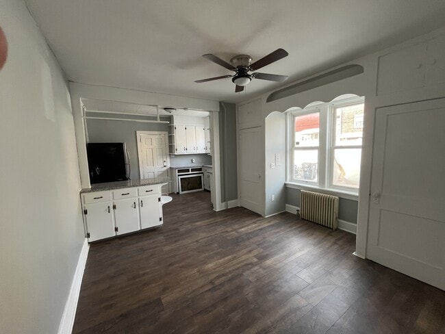 Building Photo - 800 S 27th St